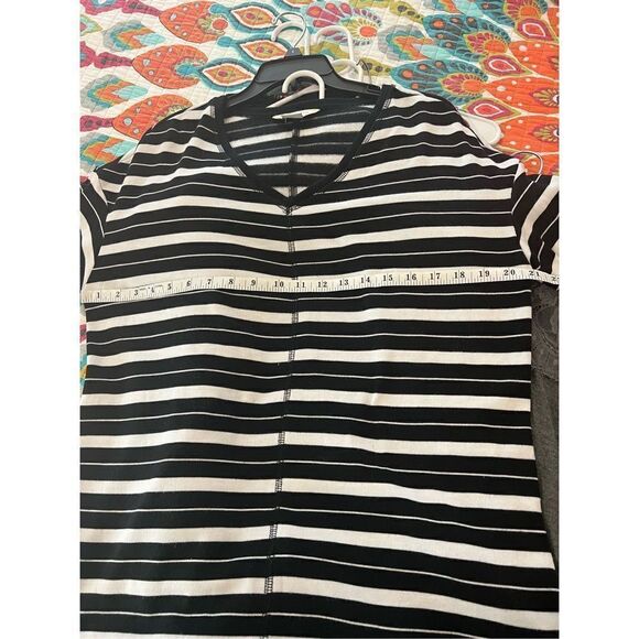 Liz Claiborne Weekend Black and White Striped Tunic Style Top - Picture 5 of 7